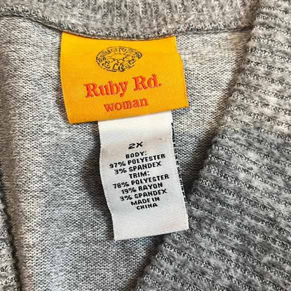 Ruby Rd. 2X pullover top - Picture 2 of 4